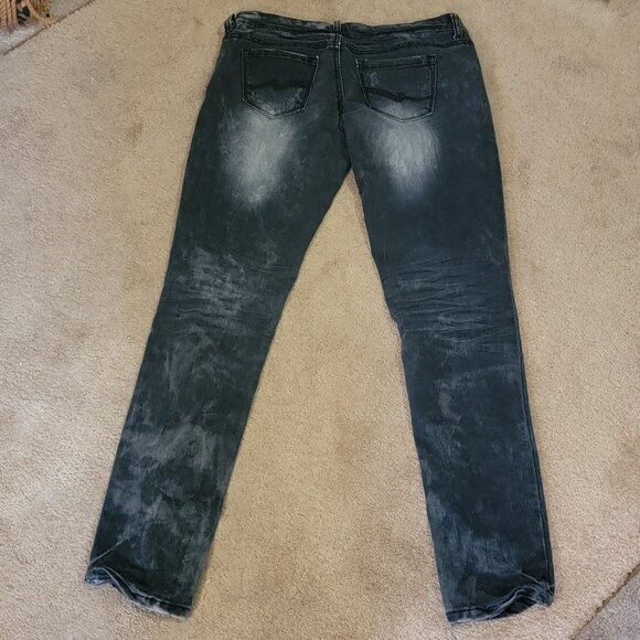Almost Famous Black Cheetah Prints Jeans sz 9 - Picture 4 of 4